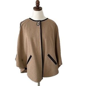 Trina Turk Capelet Cape Poncho‎ Beige Tan Womens Size Medium Fully Lined Warm